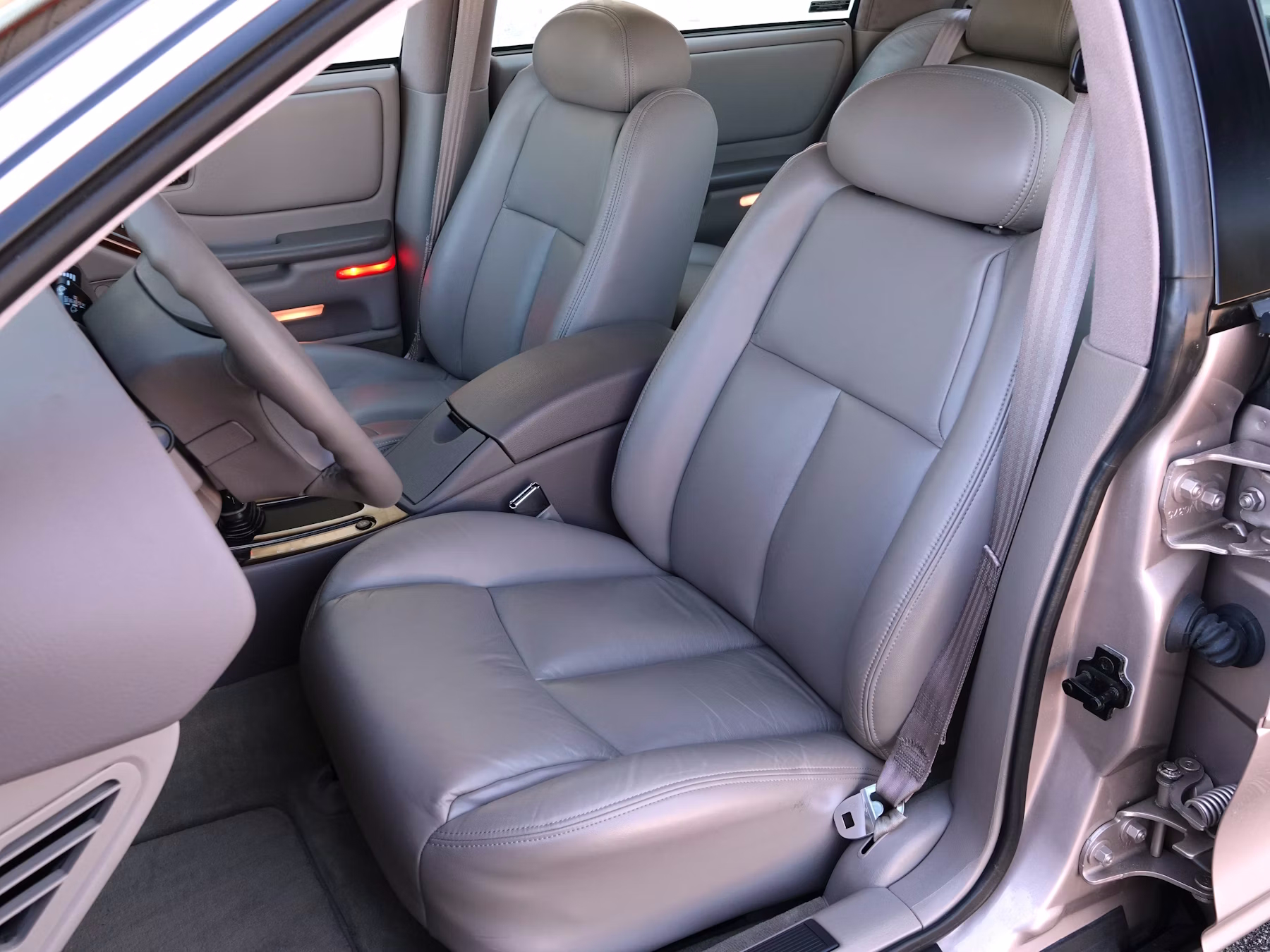 1996 Oldsmobile Aurora front-seat interior
