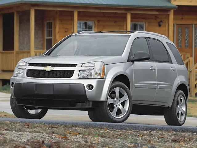 2005 Chevrolet Equinox, GMT191 lead vehicle for the Theta family program