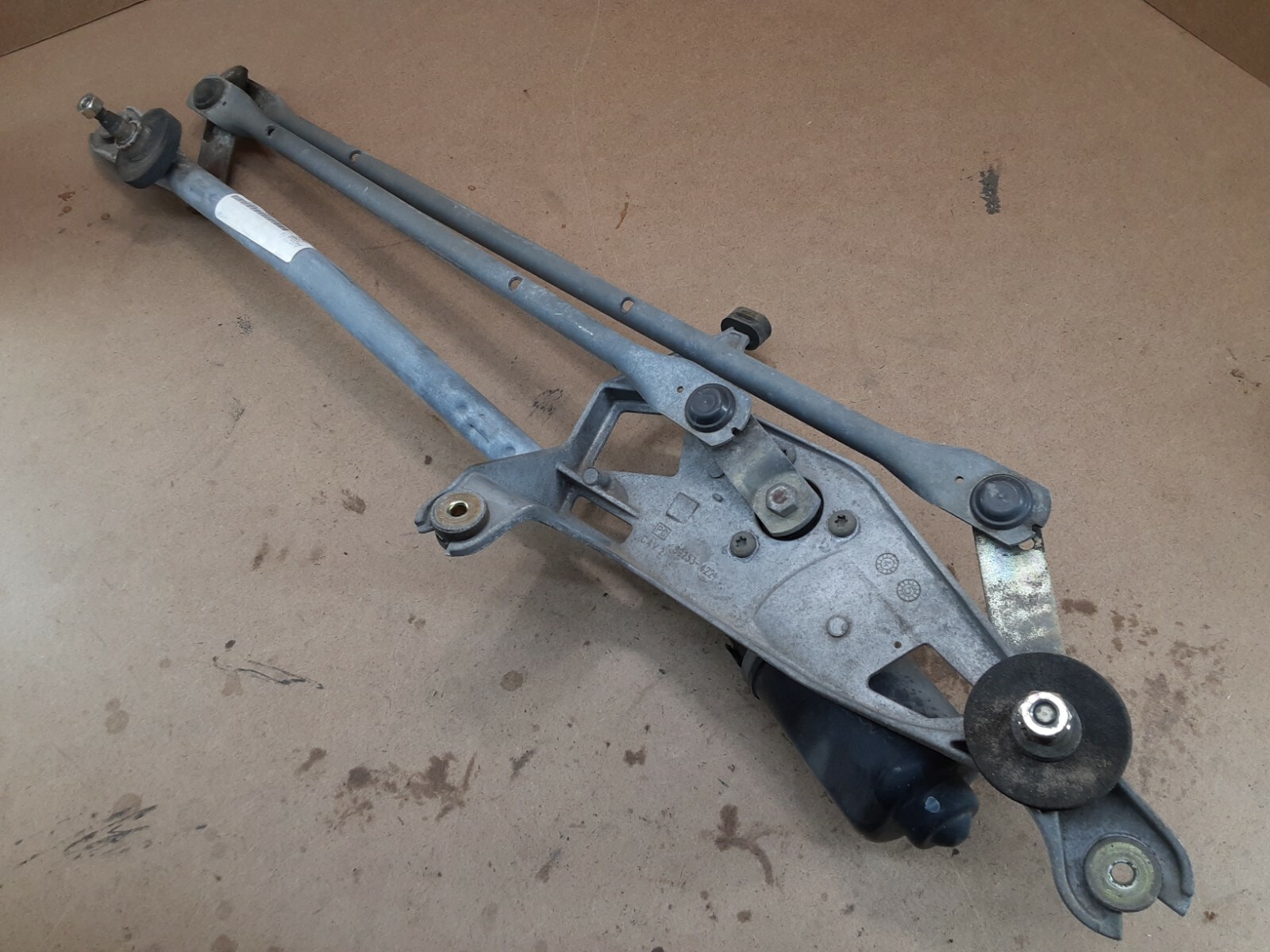 General Motors W-body windshield-wiper motor, linkage, support structure, and pivots